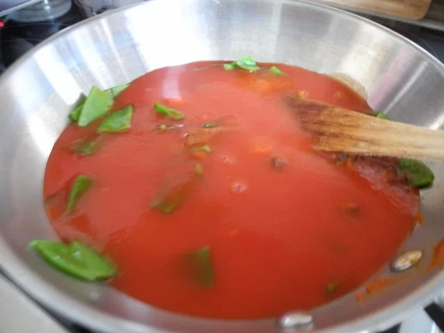 Rezept: Vegan : Tofu - Gulasch mit Zuckerschoten und Zucchini Bild Nr. 5 Vegan : Tofu - Gulasch mit Zuckerschoten und Zucchini - Rezept - Bild Nr. 5