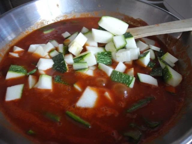 Rezept: Vegan : Tofu - Gulasch mit Zuckerschoten und Zucchini Bild Nr. 6 Vegan : Tofu - Gulasch mit Zuckerschoten und Zucchini - Rezept - Bild Nr. 6