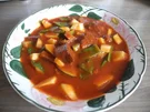 Vegan : Tofu - Gulasch mit Zuckerschoten und Zucchini - Rezept