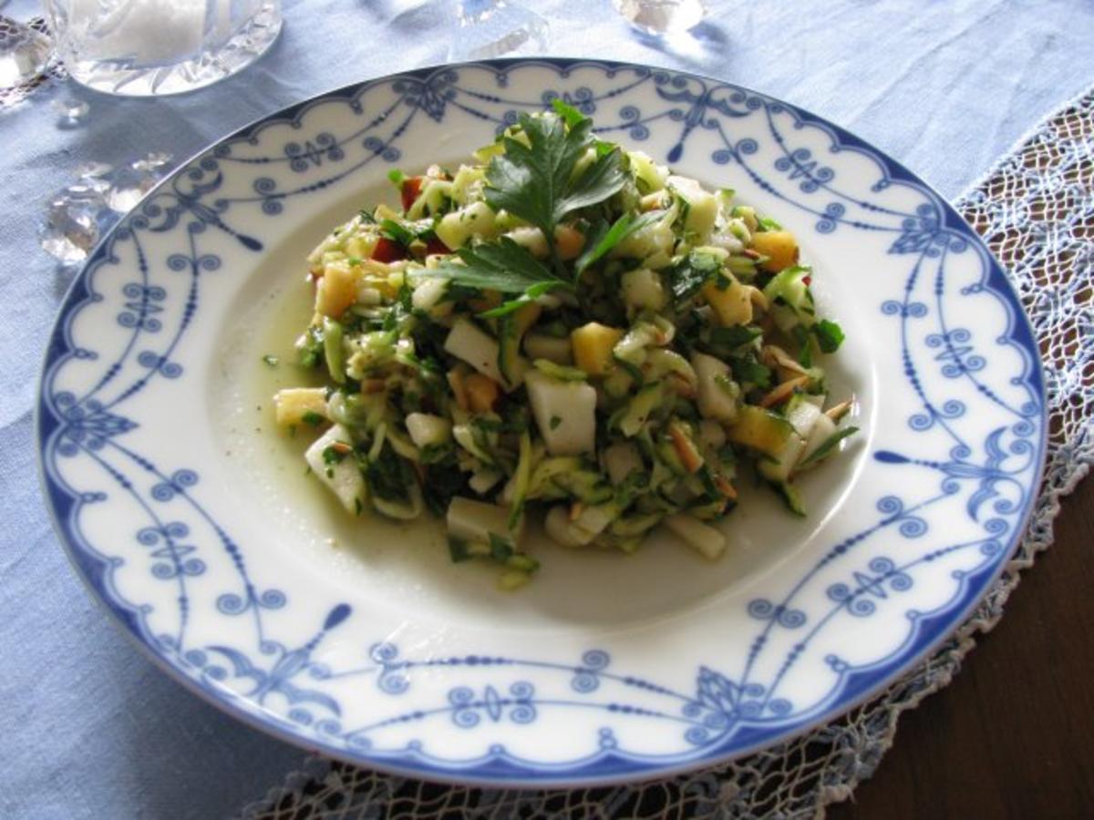 Salat: Fruchtiger Zucchinisalat - Rezept Durch saturnia