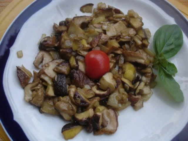 Frische Waldpilze auf Bauernbutterbrot - Rezept - Bild Nr. 7