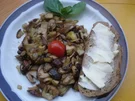 Frische Waldpilze auf Bauernbutterbrot - Rezept