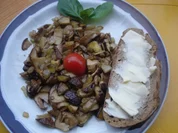 Frische Waldpilze auf Bauernbutterbrot - Rezept