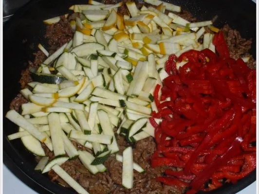 Hackfleisch-Gemüse-Pfanne mit Spaghetti - Rezept - Bild Nr. 8