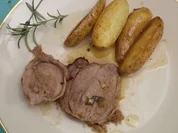 Lammkeule mit Lavendel, Oliven und Rosmarinkartoffeln - Rezept
