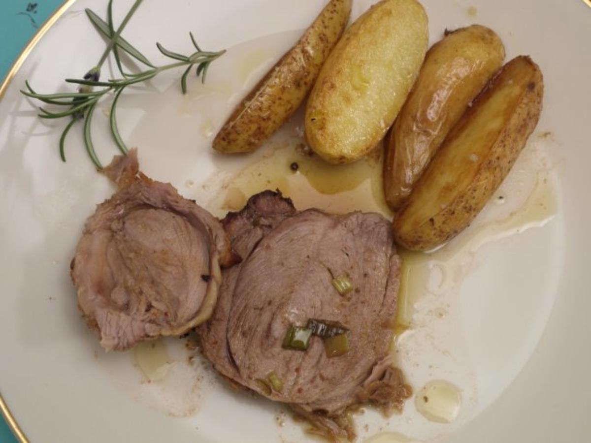 Lammkeule mit Lavendel, Oliven und Rosmarinkartoffeln - Rezept By Das
perfekte Dinner