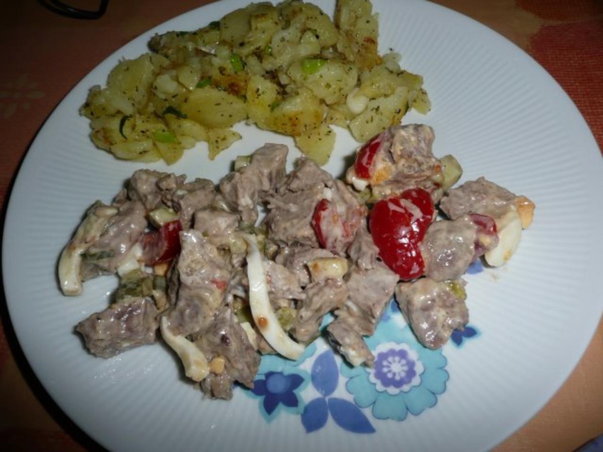 Rindfleisch - Salat An Bratkartoffeln. - Rezept