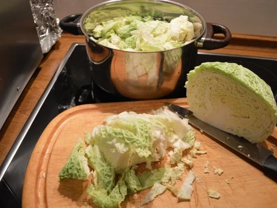 Rezept: Wirsingkohl auf Schweine- Rippchen Wirsingkohl auf Schweine- Rippchen - Rezept