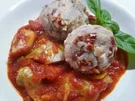 Pizza-Klöße auf Tomaten-Paprika-Artischocken-Sauce - Rezept