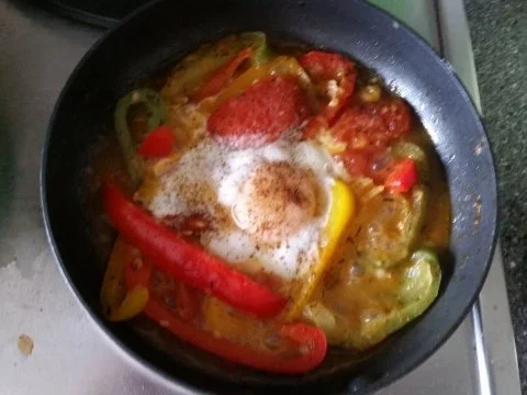 Rezept: Pfannengerichte: Gemüsepfanne mit Spiegelei Bild Nr. 8 Pfannengerichte: Gemüsepfanne mit Spiegelei - Rezept - Bild Nr. 8