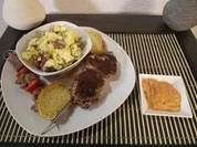 Everyway That I Can - Hackfleischspieß, Lammspieß, leichter Kartoffelsalat & Schafskäsedip - Rezept