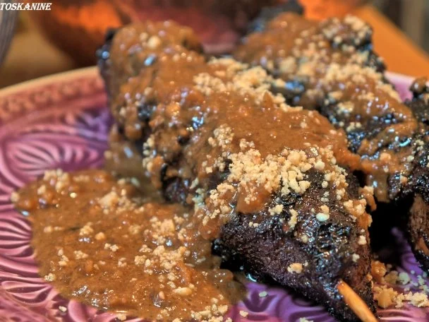 Rezept: Marinierte Hähnchenspiesse mit Erdnuss-Sauce Marinierte Hähnchenspiesse mit Erdnuss-Sauce - Rezept