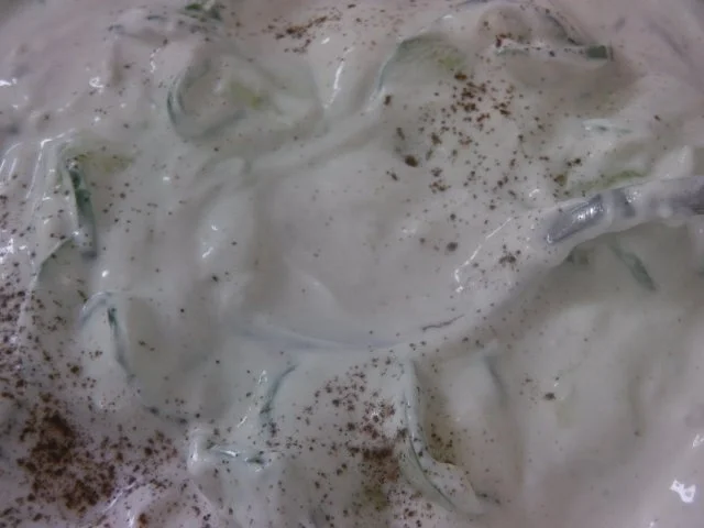 Gyros-Spieß vom Huhn mit Tzatziki und geröstetem Zucchini-Gemüse - Rezept - Bild Nr. 2