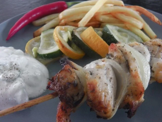 Gyros-Spieß vom Huhn mit Tzatziki und geröstetem Zucchini-Gemüse - Rezept - Bild Nr. 11