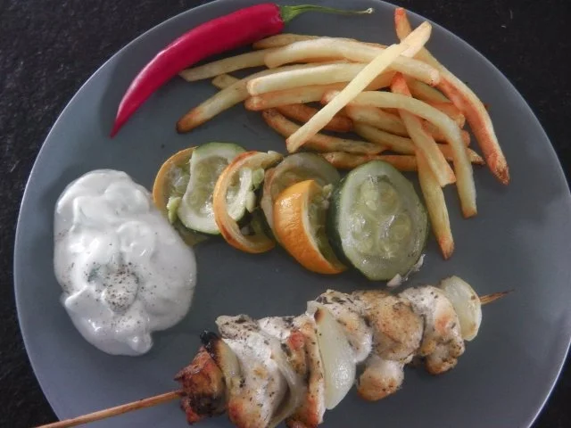 Gyros-Spieß vom Huhn mit Tzatziki und geröstetem Zucchini-Gemüse - Rezept - Bild Nr. 12
