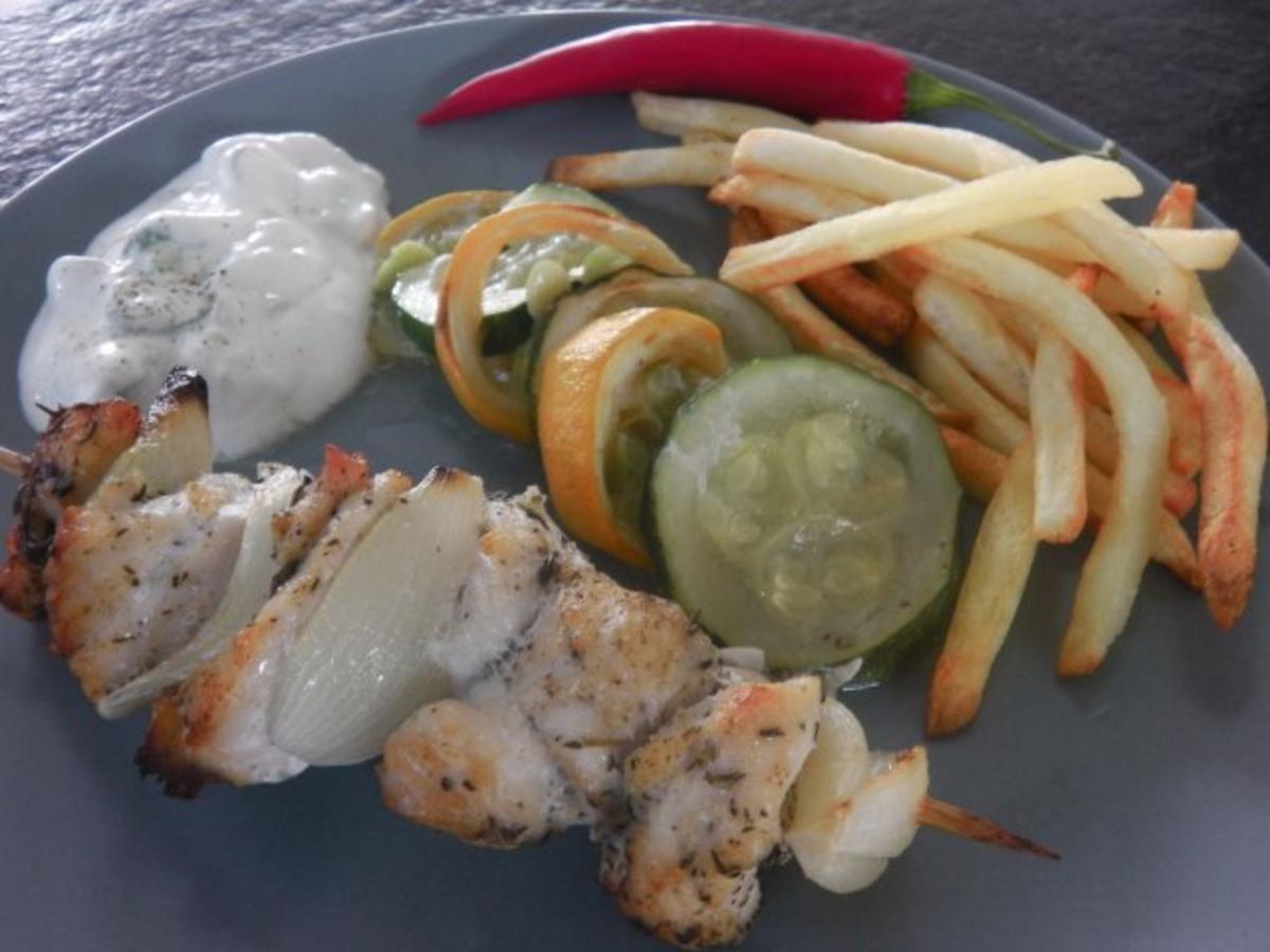 Gyros-Spieß vom Huhn mit Tzatziki und geröstetem Zucchini-Gemüse - Rezept - Bild Nr. 13