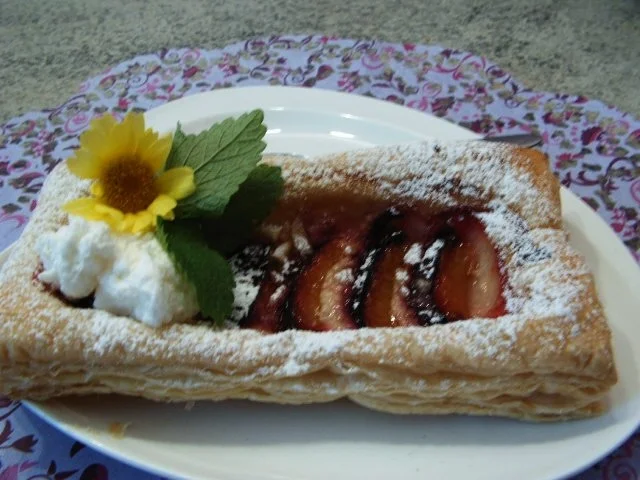 Rezept: Pflaumen auf Blätterteig Pflaumen auf Blätterteig - Rezept