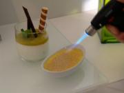 Quark Mousse kämpft mit Mango-Minze Salat & Crème brûlée (Alexander Leipold) - Rezept