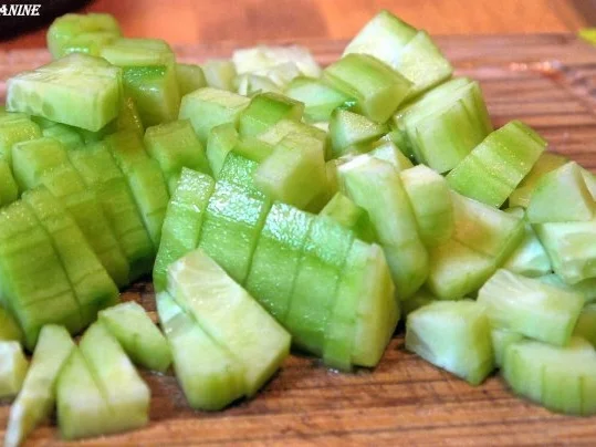 Gekühlte Tomatensuppe mit Quinoa-Mandel-Bällchen - Rezept - Bild Nr. 4