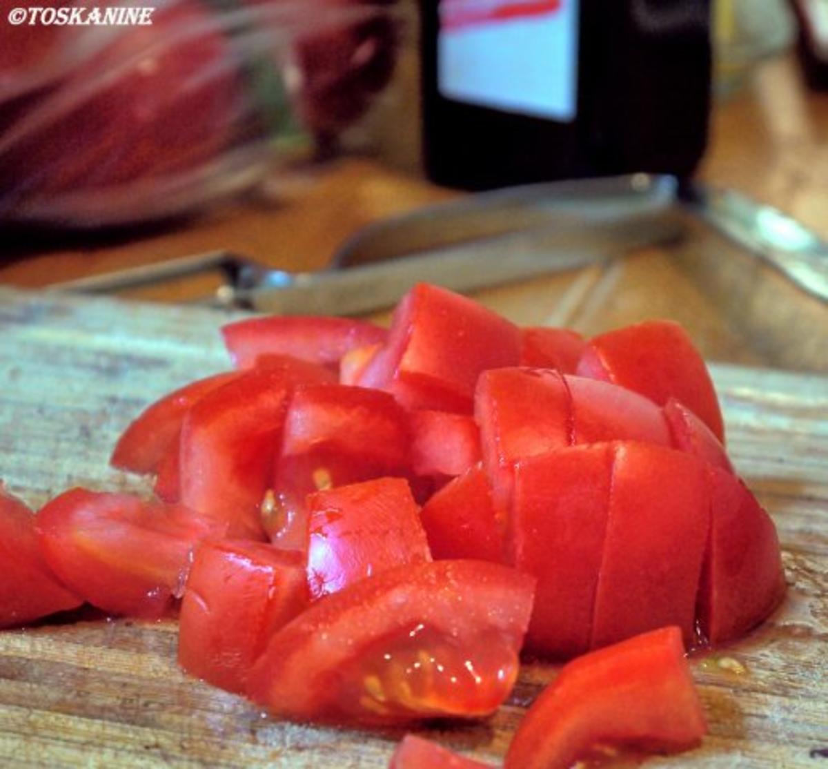 Gekühlte Tomatensuppe mit Quinoa-Mandel-Bällchen - Rezept - Bild Nr. 2