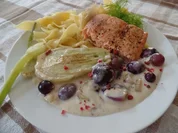Lachs in einer Fenchel-Trauben -Weißwein -Soße - Rezept