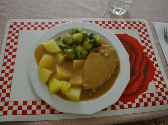 Rezept: Serpenyős rostélyos Bild Nr. 6 Serpenyős rostélyos - Rezept - Bild Nr. 6