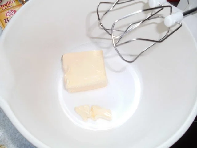 Rezept: Gabi's erster Pflaumenkuchen mit Pflaumen aus Nachbar's Garten - und auch letzer Kuchen Bild Nr. 3 Gabi's erster Pflaumenkuchen mit Pflaumen aus Nachbar's Garten - und auch letzer Kuchen - Rezept - Bild Nr. 3