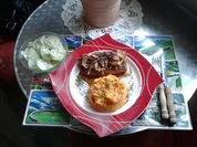 Lammlachse mit Süsskartoffelstampf und Gurkensalat - Rezept