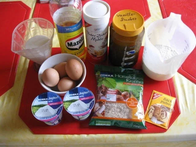 Saftiger Nuss - Joghurt Gugelhupf - Rezept - Bild Nr. 2