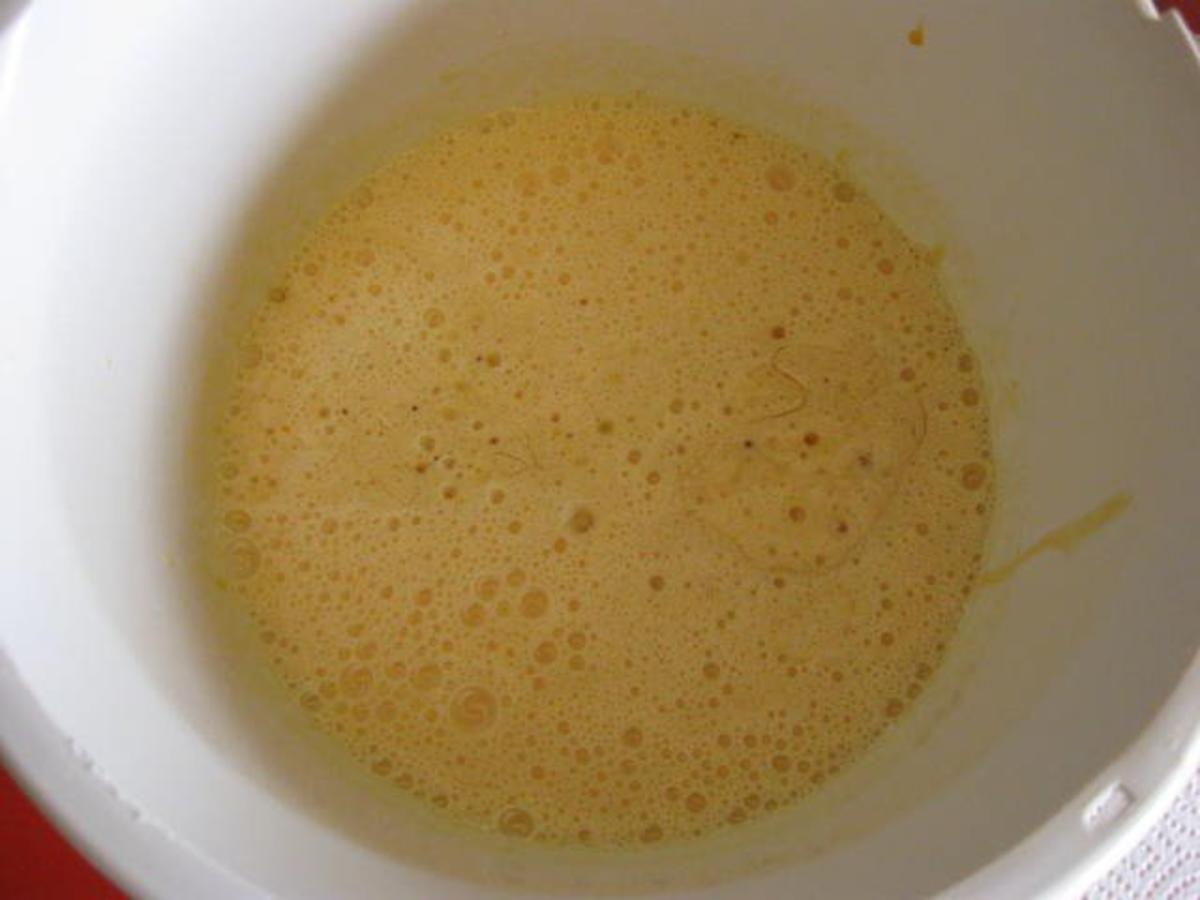 Saftiger Nuss - Joghurt Gugelhupf - Rezept - Bild Nr. 4