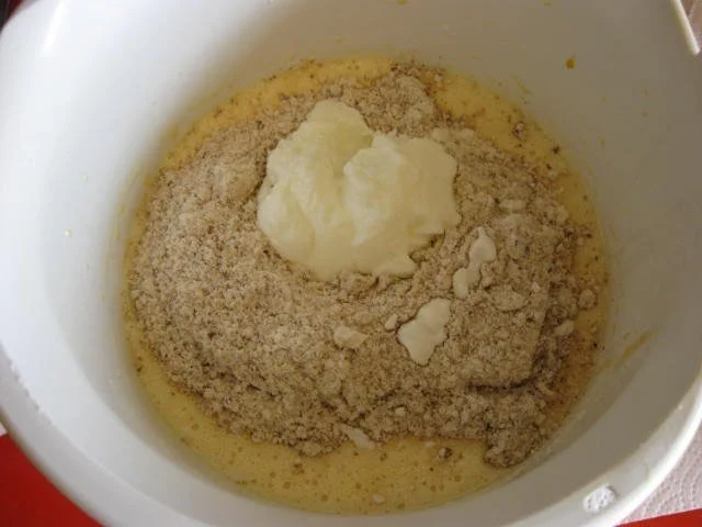 Saftiger Nuss - Joghurt Gugelhupf - Rezept - Bild Nr. 6