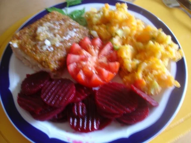 Rezept: Schlemmerfilet mit Möhren-Kartoffel-Stampf und Rote Bete-Salat Bild Nr. 13 Schlemmerfilet mit Möhren-Kartoffel-Stampf und Rote Bete-Salat - Rezept - Bild Nr. 13