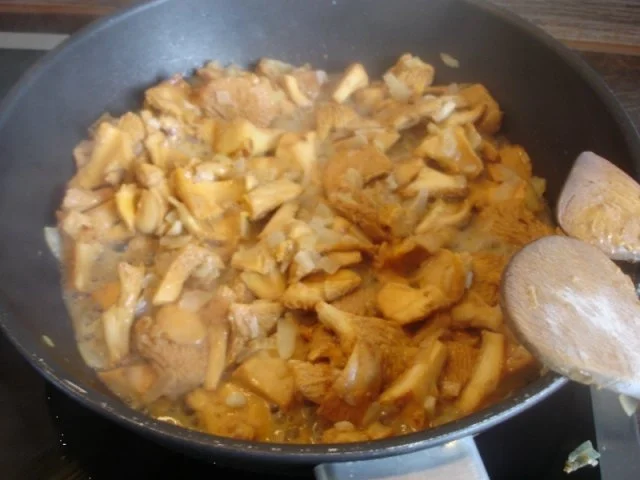 Pfifferlinge in Sahnesauce mit Bandnudeln - Rezept - Bild Nr. 8