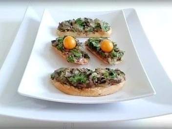 Champignons-Käse Brötchen aus dem Backofen - Rezept - Bild Nr. 2