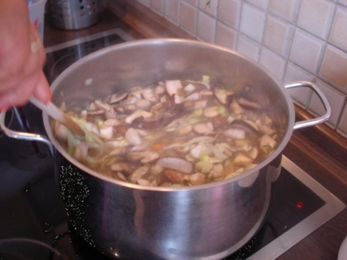 Kartoffelsuppe mit Pilzen nach Ivanka - Rezept - Bild Nr. 11