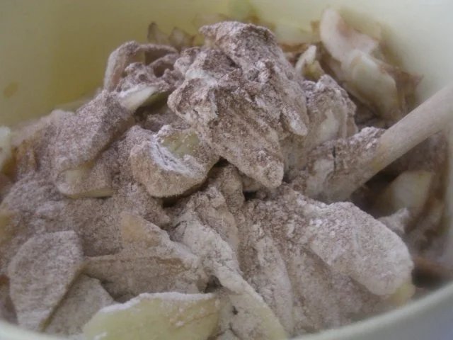 Rezept: Apple-Pie mit Zimt-Nuss-Streuseln (Cinnamon Crumble Apple Pie) Bild Nr. 8 Apple-Pie mit Zimt-Nuss-Streuseln (Cinnamon Crumble Apple Pie) - Rezept - Bild Nr. 8