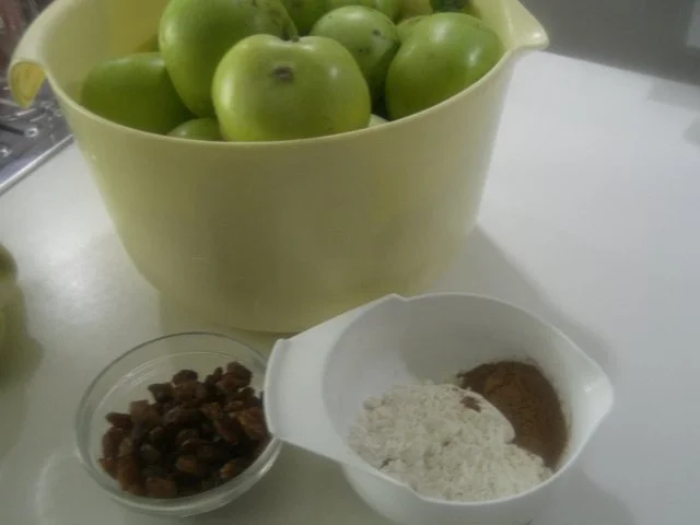 Rezept: Apple-Pie mit Zimt-Nuss-Streuseln (Cinnamon Crumble Apple Pie) Bild Nr. 10 Apple-Pie mit Zimt-Nuss-Streuseln (Cinnamon Crumble Apple Pie) - Rezept - Bild Nr. 10