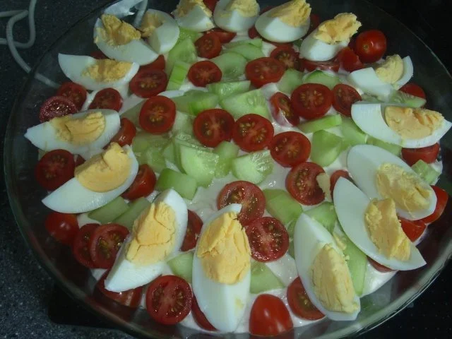 Rezept: Schichtsalat mit geschmorter Paprika Schichtsalat mit geschmorter Paprika - Rezept