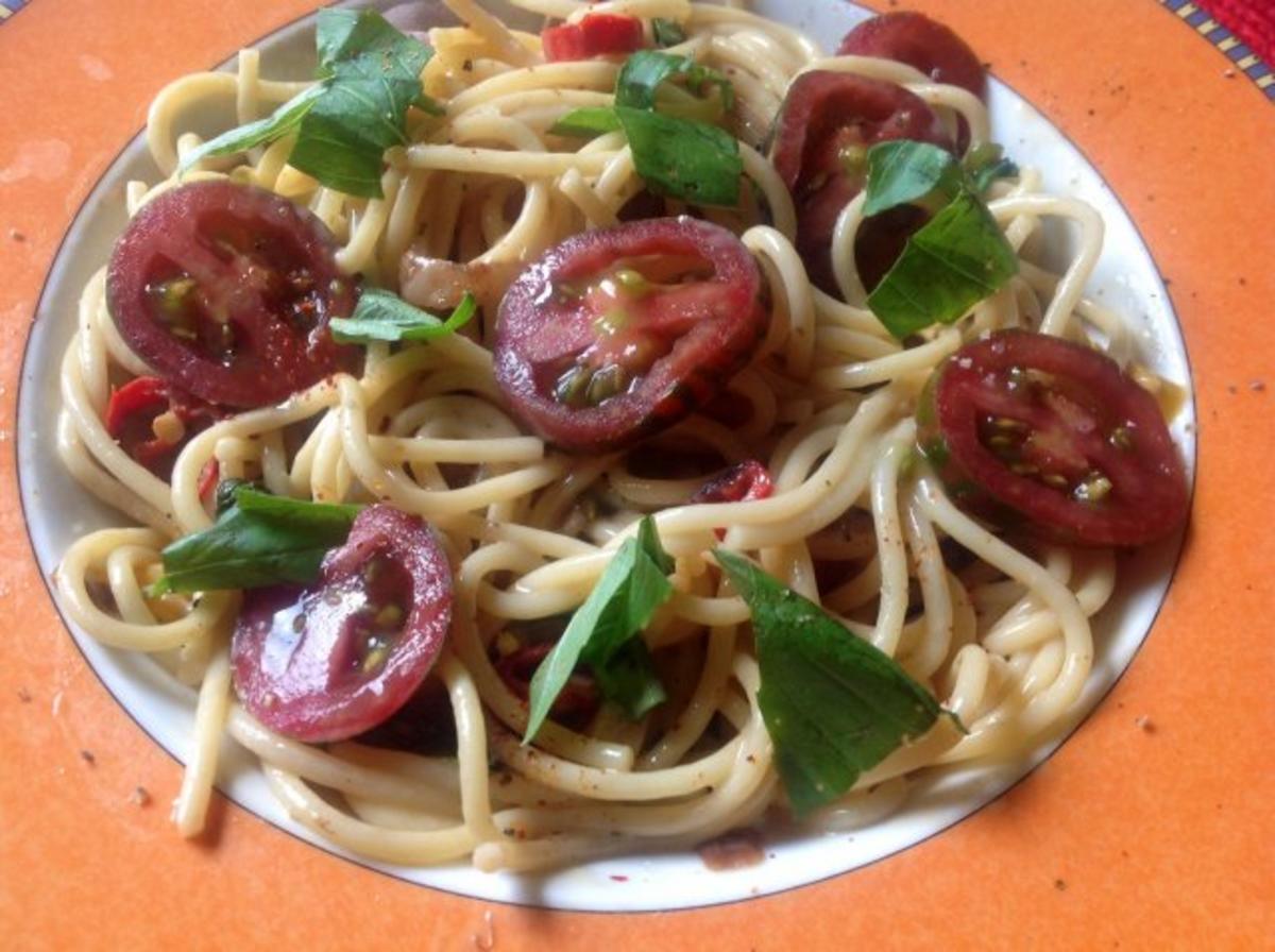 Bilder für Spaghetti mit einer scharfen Orangen-Basilikum-Sauce - Rezept