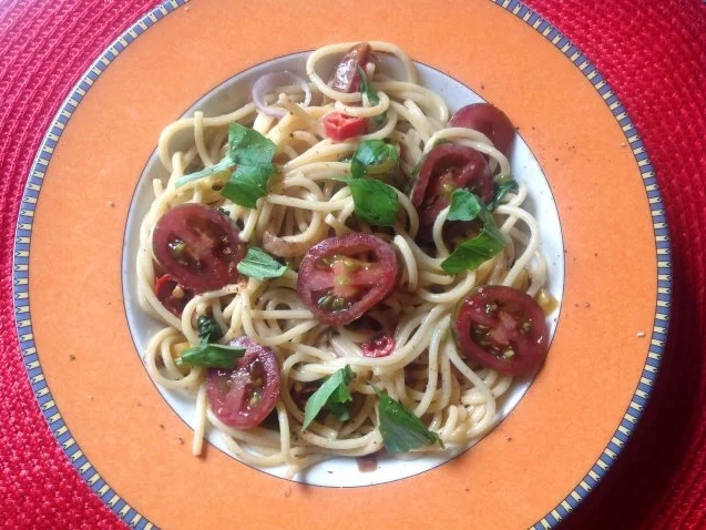 Spaghetti mit einer scharfen Orangen-Basilikum-Sauce - Rezept - Bild Nr. 2