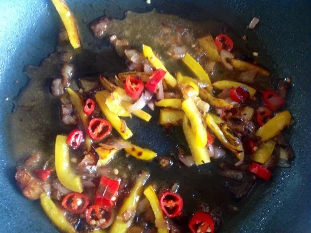 Spaghetti mit einer scharfen Orangen-Basilikum-Sauce - Rezept - Bild Nr. 7