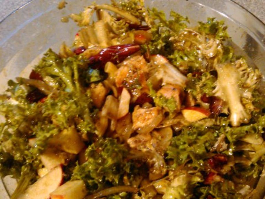 Scharfer Nudel Putensalat - einfach - 213 kcal/100g