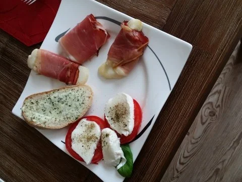 Mozarella im Schinkenmantel - Rezept