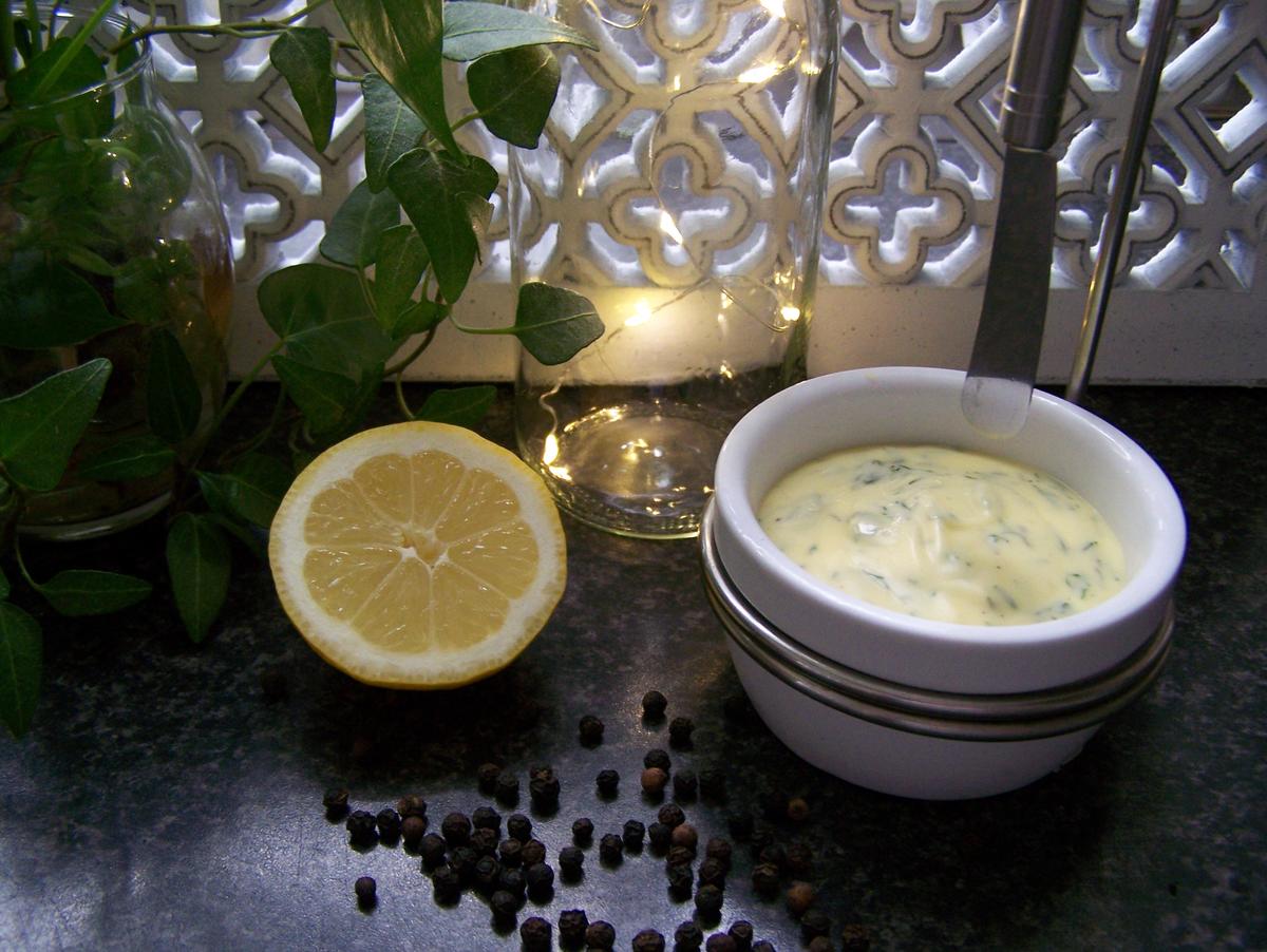 Zitronen - Dill - Butter a la Hoci - Rezept - Bild Nr. 8294