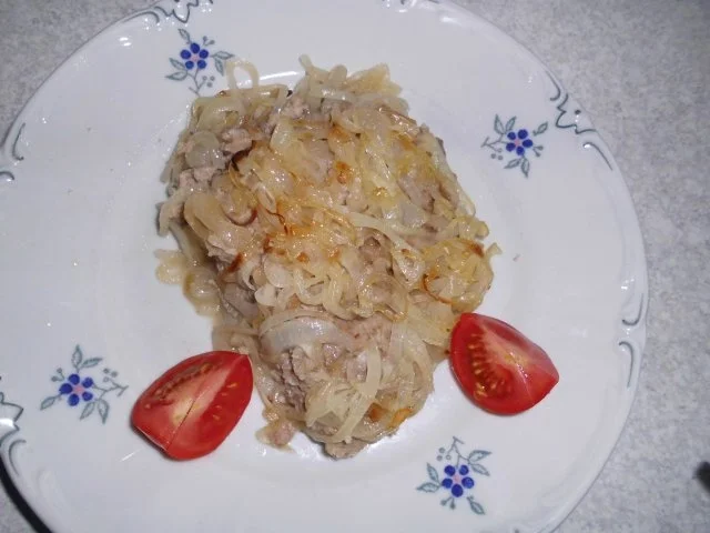 Auflauf: Hackfleisch mit Zwiebeln / Auflauf ist eine Ansammlung von Menschen - Rezept