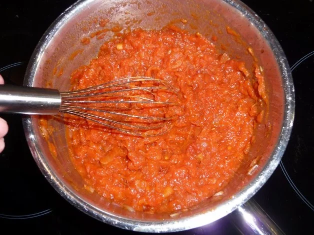 Rezept: Spaghetti mit einer kleinen raffinierten Tomatensauce Bild Nr. 2 Spaghetti mit einer kleinen raffinierten Tomatensauce - Rezept - Bild Nr. 2