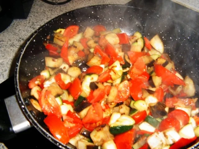 Ratatouille mit Kritharki-Nudeln - Rezept - Bild Nr. 6