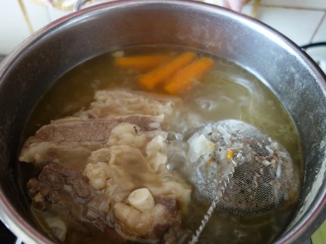 Rindssuppe/-brühe - Rezept