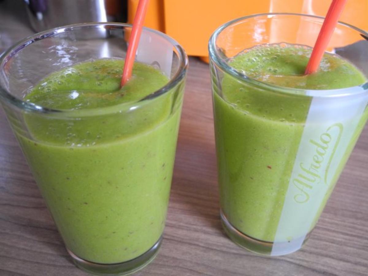 Bilder für Smoothie : Energie - Smoothie Nr. 4 ...ganz in Grün...noch Einen - Rezept