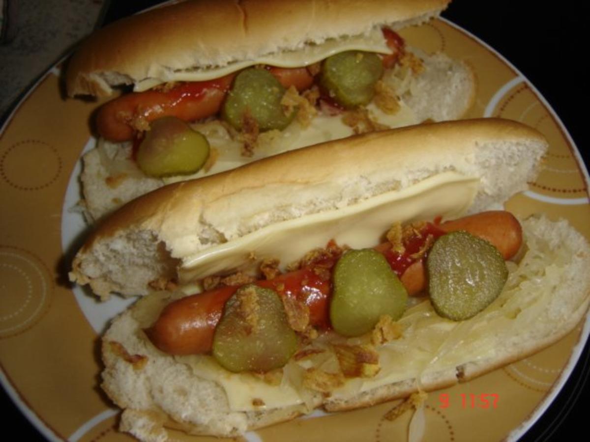 Hot Dog mit Bratwurst und Sauerkraut Rezepte - kochbar.de